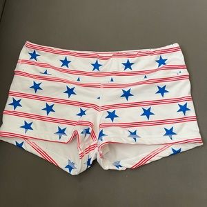 Fleo Shorts, Size Medium